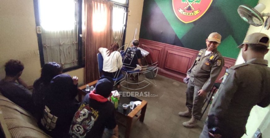 Tak Dapat Tunjukkan Surat Nikah, Tiga Pasangan Muda Mudi Digaruk Satpol PP Tulungagung