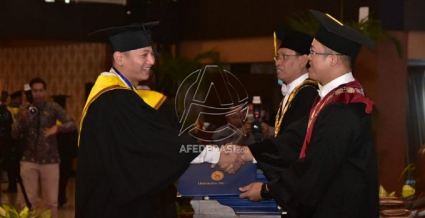 Bupati Arifin Raih Gelar Magister Dari Universitas Airlangga, Ini Harapannya