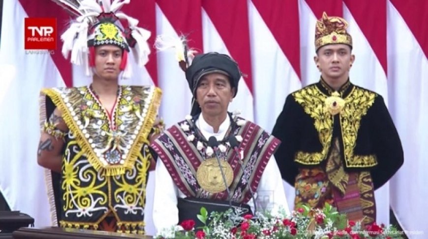 Sadar Sering Dijadikan Tameng, Jokowi: Foto Saya Dipasang Bareng Capres di Mana-mana