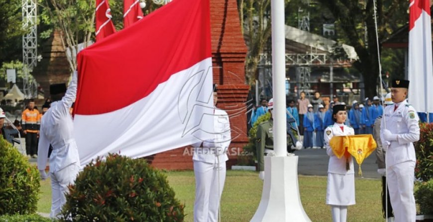 Pemkab Trenggalek Gelar Upacara Pengibaran Bendera Merah Putih