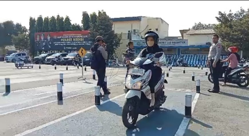 Pemohon SIM C di Kediri Meningkat Usai Lintasan S dan Inovasi "Tahu Isi" Diterapkan