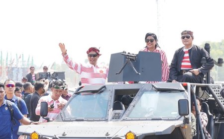 Panglima TNI Meriahkan Lomba Kerapan Sapi di Bangkalan