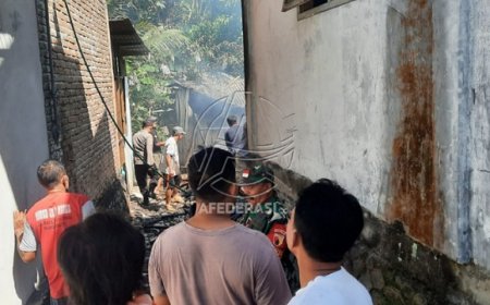 Tiga Rumah di Kecamatan Watulimo Terbakar