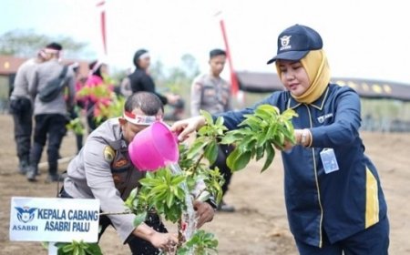Asabri Gelar Program Green Movement dengan Menyerahkan 1000 Bibit Pohon ke Polda Kalteng dan Polda Sulteng