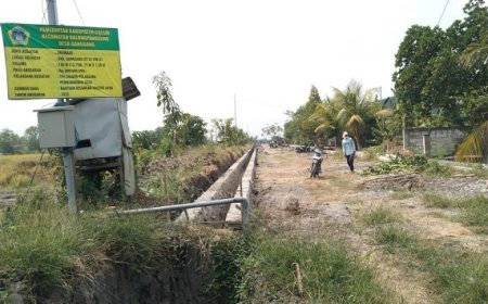 Antisipasi Banjir Dimusim Hujan, Tuntaskan Drainase Jalan Poros Desa