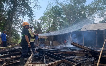 Pemilik Asyik Ngobrol Sama Tetangga, 3 Rumah dan 1 Motor Milik Warga Bondowoso Terbakar