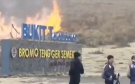 Bikin Masyarakat Murka, Begini Detik-detik Flare Prewedding Bakar Bukit Teletubbies Bromo