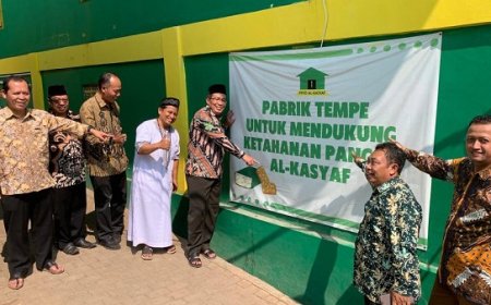 Pesantren Al Kasyaf Bandung, Bangun Ekonomi Umat Berbasis Zakat dan Wakaf