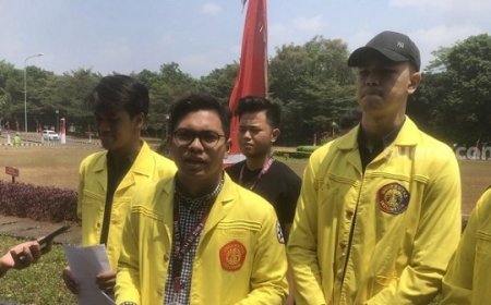 Ganjar Umrah Dan Prabowo Ke Laos, Debat Bacabres BEM UI Ditunda