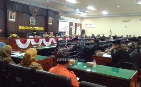 DPRD Trenggalek Gelar Rapat Paripurna, Penyampaian Jawaban Bupati atas Pandangan Umum Fraksi-Fraksi Terhadap Raperda Tentang APBD 2024