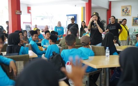 Berbagi Kebahagiaan, Mbak Cicha Ajak Ratusan Anak Yatim Piatu ke Taman Safari