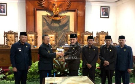 DPRD Tulungagung Gelar Rapat Paripurna Penyampaian Ranperda Tentang APBD T.A 2024 dan Penetapan Ranperda