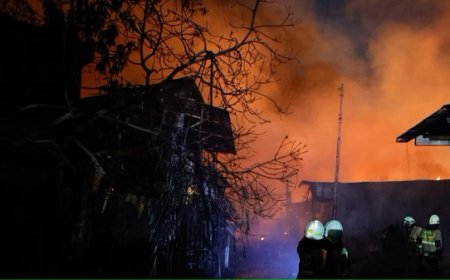 Demonstrasi Penambang Emas Berakhir Rusuh, Kantor Bupati Pohuwatu Dibakar