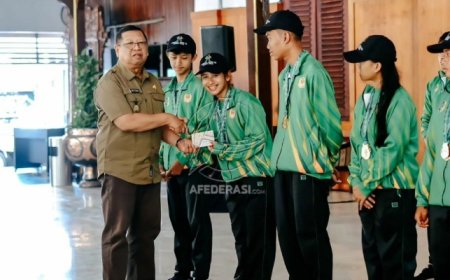 Bupati Tulungagung Berikan Reward Bagi Atlet dan Official Porprov VIII 2023