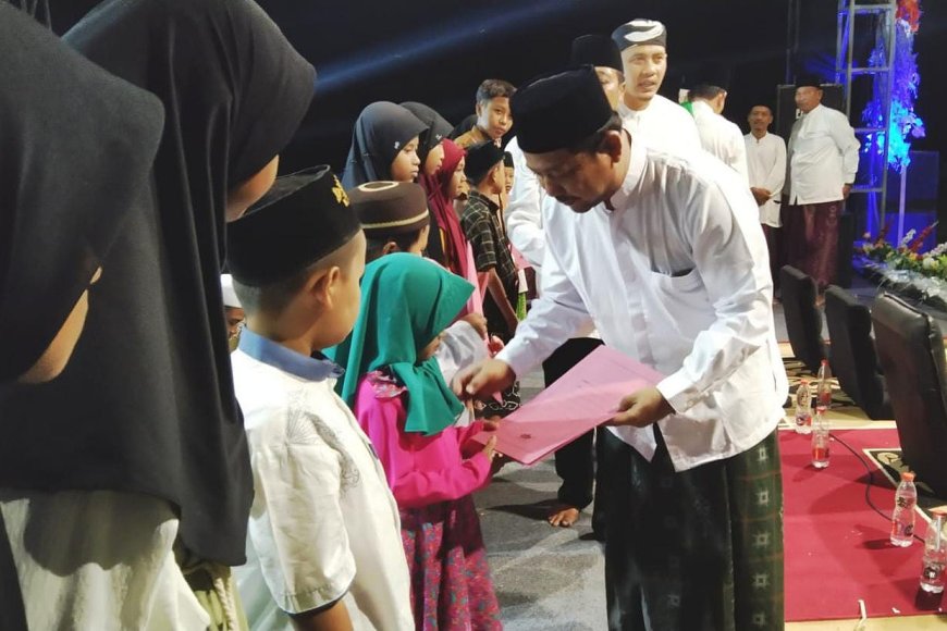AKD Gresik Gelar Gema Shalawat dan Santunan Anak Yatim