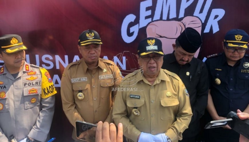Tindak Tegas Peredaran Rokok Ilegal, Pemkab Tulungagung Musnahkan Jutaan Batang Rokok