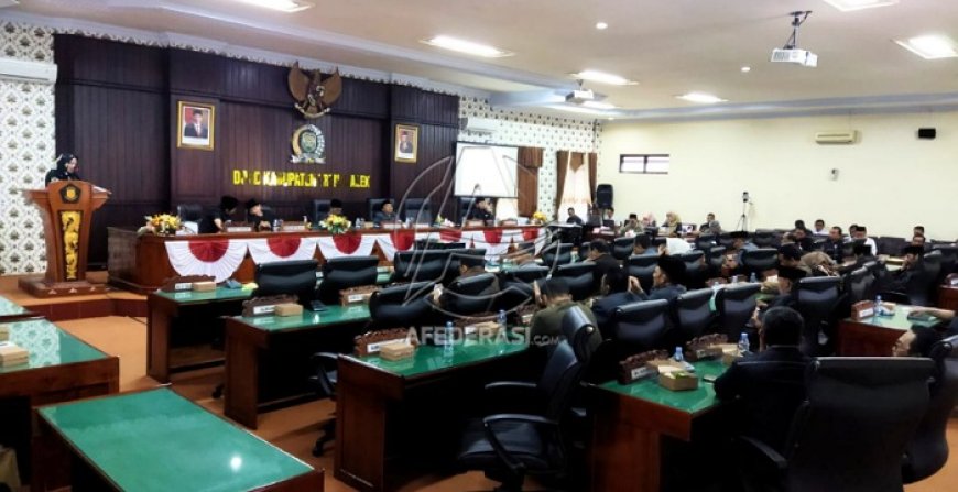 DPRD Trenggalek Gelar Rapat Paripurna, Pengesahan Raperda Perubahan APBD TA 2023 Menjadi Perda