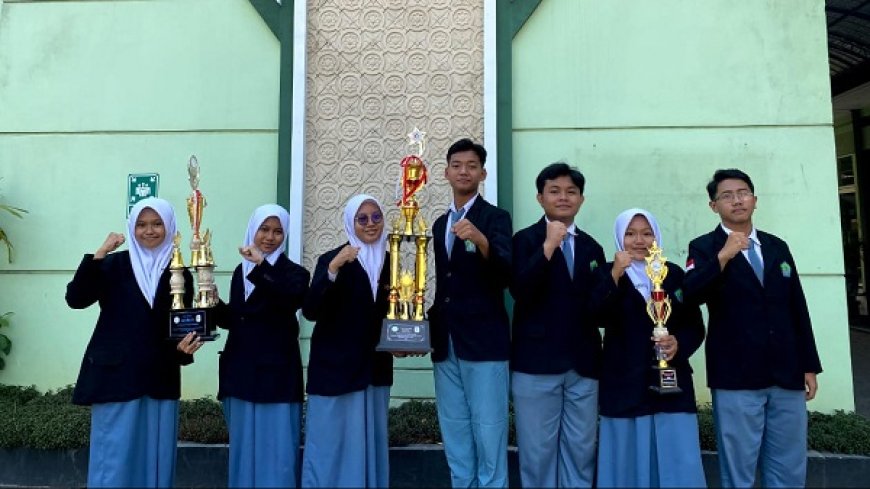 Tim Riset MAN 1 Kudus Juara Umum Mechanical Fair UGM 2023