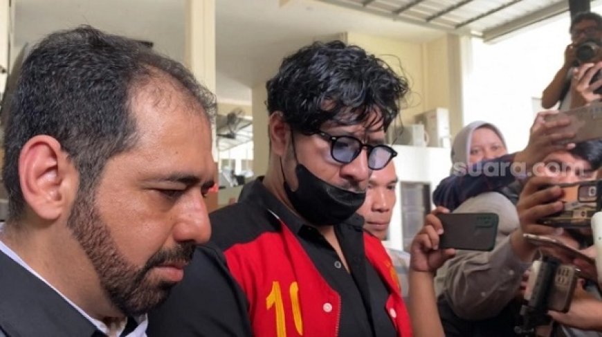 Kecewa Dituntut Setahun Penjara, Ammar Zoni Nangis dan Peluk Adik