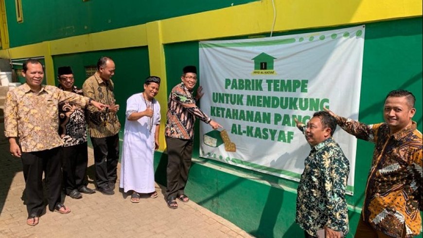 Pesantren Al Kasyaf Bandung, Bangun Ekonomi Umat Berbasis Zakat dan Wakaf