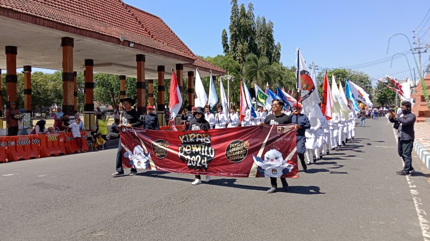 KPU Situbondo Terima 18 Bendera Parpol Dalam Kirab Pemilu 2024
