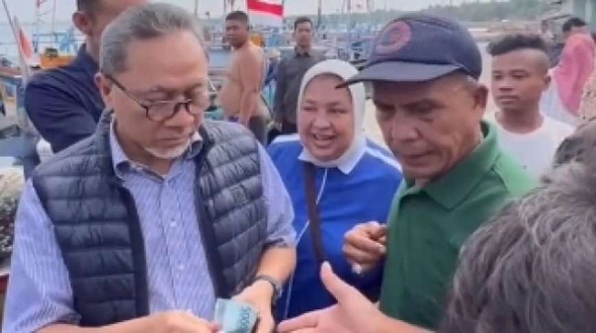 Viral Zulhas Bagi-bagi Duit Gocapan ke Warga, PAN Buka Suara: Bukan Politik Uang