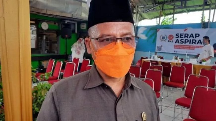 PKS Beberkan Ribuan Keluarga di Jakarta Masih Belum Punya MCK; Warga Buang Air di Kali