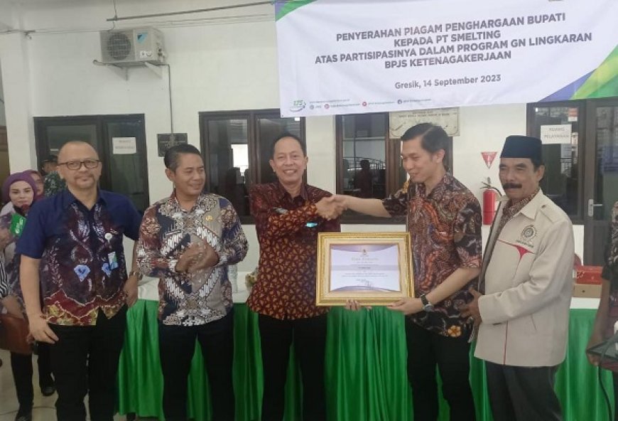 Bupati Gresik  Apresiasi PT Smelting Dukung Program Perlindungan Pekerja Rentan