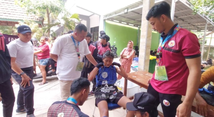 Final Lawan Atlet Pon, Muay Thai Kabupaten Kediri Sumbang Medali Perak