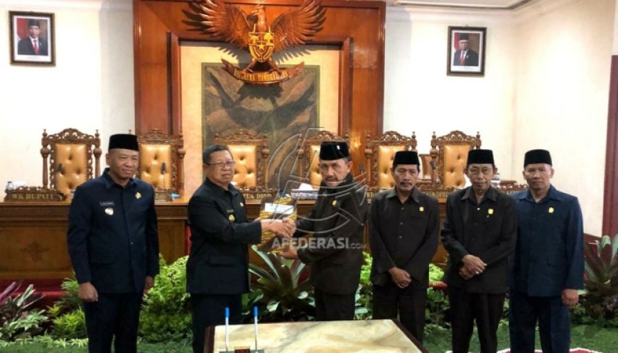 DPRD Tulungagung Gelar Rapat Paripurna Penyampaian Ranperda Tentang APBD T.A 2024 dan Penetapan Ranperda