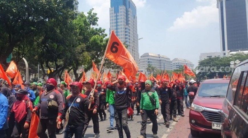 Peringati Hari Tani, Partai Buruh dan SPI Gelar Unjuk Rasa di Kawasan Patung Kuda