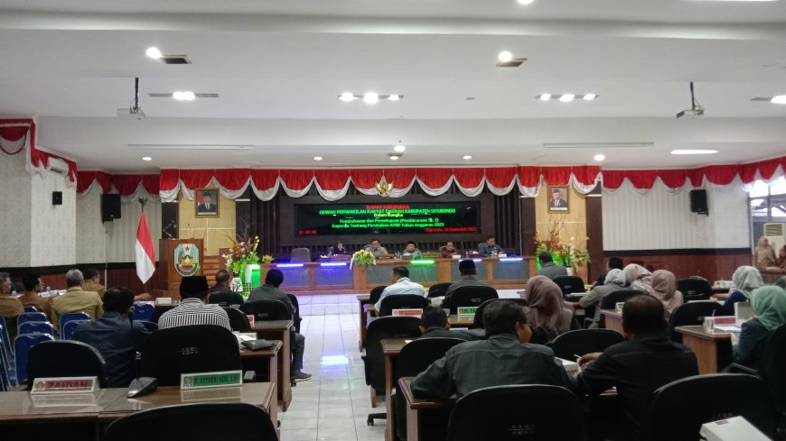 Rapat Paripurna DPRD Situbondo Membahas Perubahan APBD, Dapatkan Banyak Pandangan Dari 3 Partai