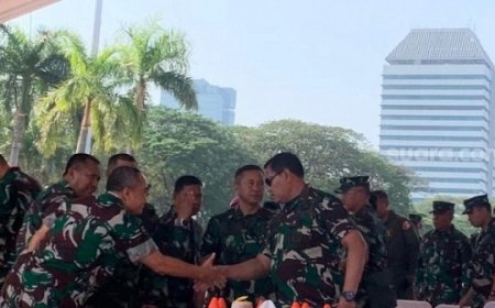 Panglima TNI Pantau Gladi Bersih HUT TNI ke-78 Bersama Petinggi Tiga Matra