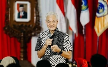 Peresmian Kereta Cepat Whoosh oleh Presiden Jokowi dan Uji Coba Gratis oleh Ganjar Pranowo: Solusi Cepat dan Efisien Menuju Bandung