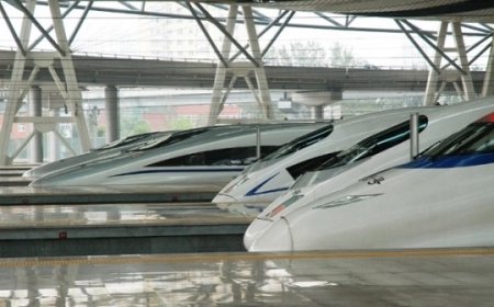 Keputusan Proyek Kereta Semi Cepat Jakarta-Surabaya Masih Menunggu Hasil Studi