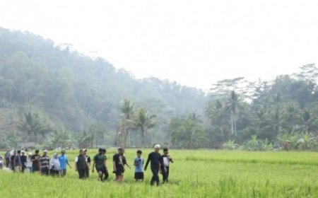 Bacapres Ganjar Pranowo Bantu Warga Desa Muncang Dapatkan Akses Air Bersih setelah 12 Tahun Tunggu