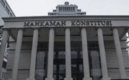 MK Bacakan Putusan Uji Materi Terkait Batas Usia Capres dan Cawapres
