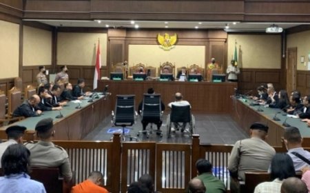 Mantan Gubernur Papua Lukas Enembe Divonis Delapan Tahun Penjara dalam Kasus Korupsi