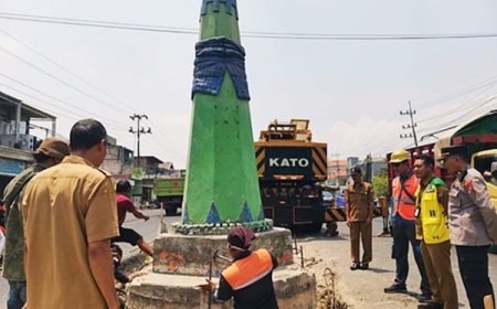 Pemindahan Tugu Manyar ke Tengah Median Jalan: Simbol Persatuan di Gresik