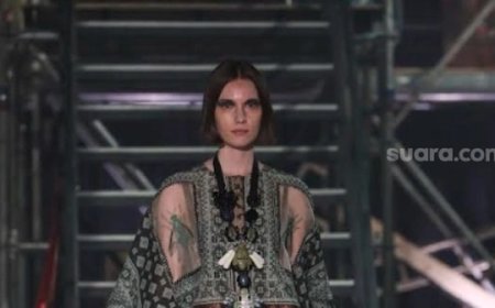 Biyan Wanaatmadja Luncurkan Koleksi Spring Summer 2024 yang Cocok untuk Cuaca Panas