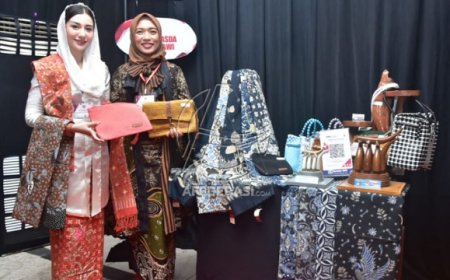 Ketua Dekranasda Novita Hardini Sambut Ibu Iriana Joko Widodo dengan Pameran Produk Unggulan Kabupaten Trenggalek