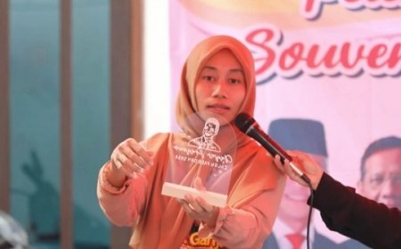 Inovasi Kreasi Akrilik Mak Ganjar untuk Tingkatkan Ekonomi Emak-Emak di Desa Sumberejo