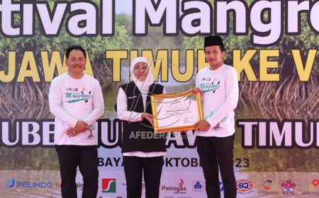 Bupati Trenggalek Dianugerahi Penghargaan Gubernur Jatim untuk Komitmennya dalam Pelestarian Ekosistem Mangrove