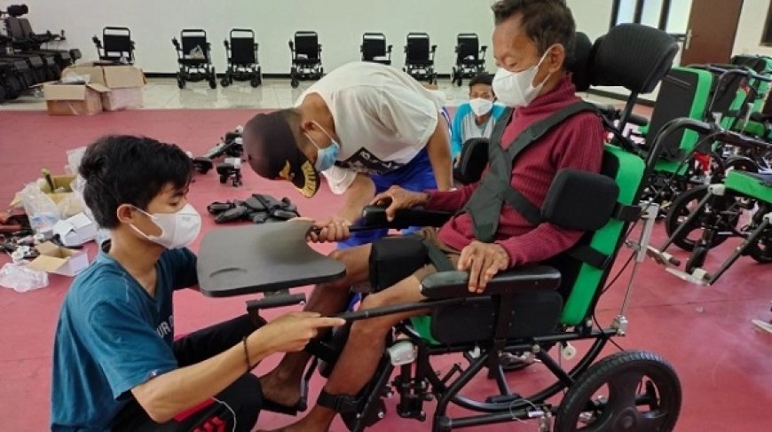 Kemensos Produksi 590 Kursi Roda Canggih untuk Penyandang Disabilitas dalam Mendukung Inklusi