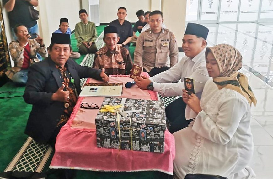 Pasangan Tersangka Pembuang Bayi Akhirnya Menikah di Mapolres Gresik