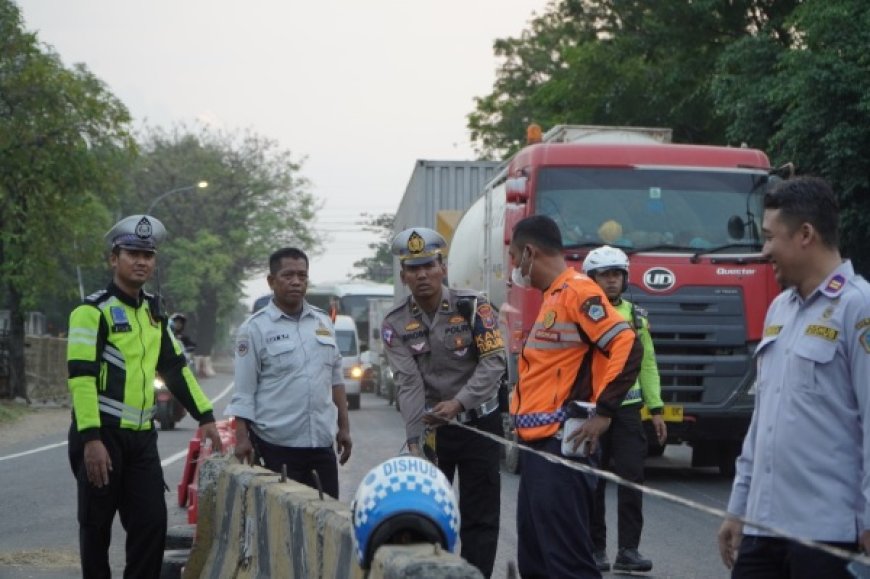 Tindak Tegas Pengendara Motor Lawan Arah di Kawasan Terminal Bunder