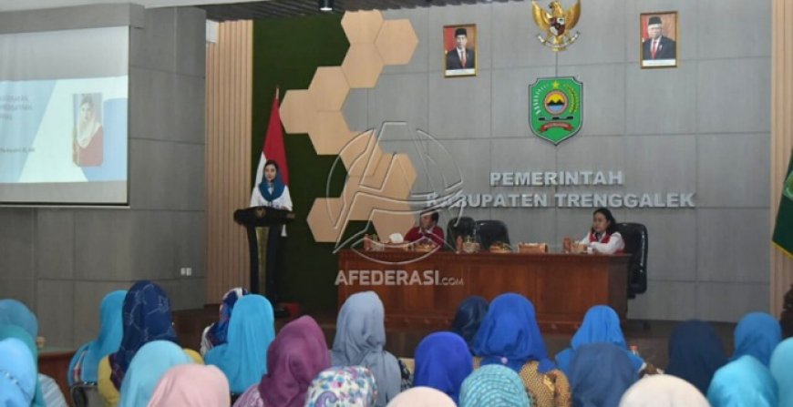 Novita Hardini Galang Semangat Kader Posyandu Trenggalek di Jambore