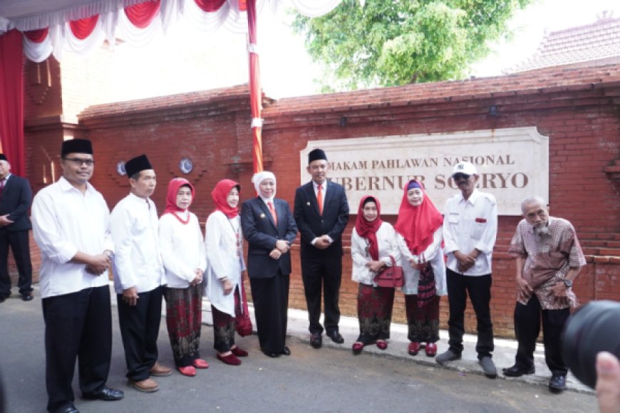 Gubernur Jatim Tabur Bunga di Makam Gubernur Suryo dalam Rangka HUT Pemprov Jatim ke-78