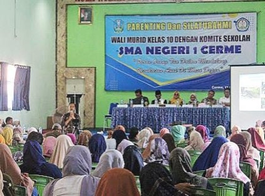 Komite SMA Negeri 1 Cerme Gresik Gelar Silaturahmi dan Parenting