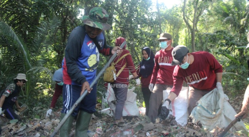 World Cleanup Day 2023 Bergema, DLH Bersama Relawan dan Komunitas di Kediri Bersatu Bersihkan Sampah